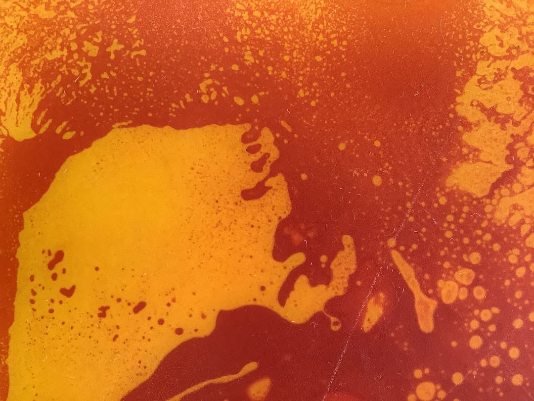 食器用中性洗剤を使った基本的な油染み除去法