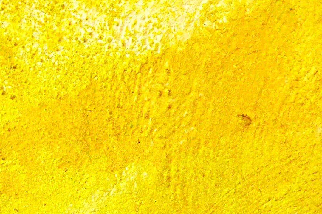 ワイシャツの黄ばみを自宅で完璧に落とす！プロ級の染み抜きテクニック