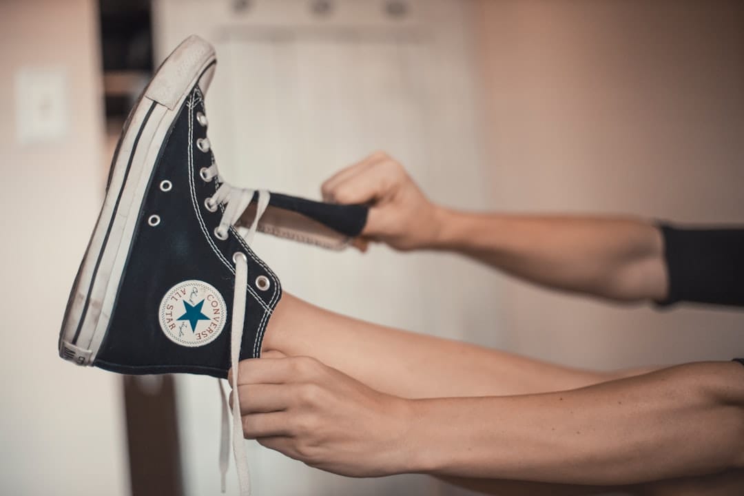 もう悩まない！靴の臭いを完全に消し去る効果的な方法